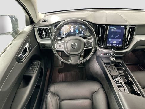 Certified 2018 Volvo XC60 T5 Momentum w/ Convenience Package image 24