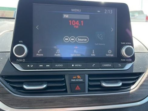 Used 2025 Nissan Altima 2.5 SV FWD image 32