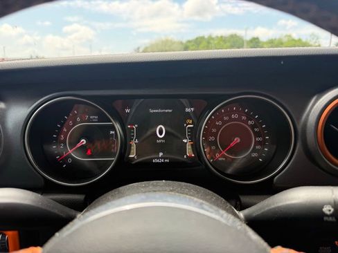 Used 2021 Jeep Gladiator Mojave AWD/4WD image 12
