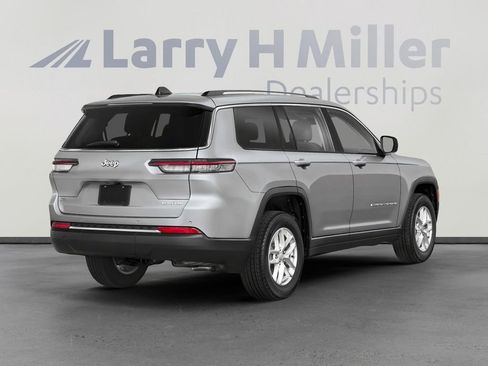 New 2025 Jeep Grand Cherokee L Laredo w/ Trailer Tow Package image 2