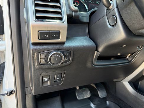 Used 2018 Ford F150 Platinum w/ Equipment Group 701A Luxury AWD/4WD image 20