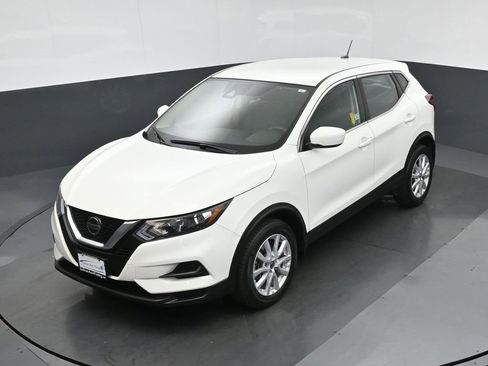 Used 2022 Nissan Rogue Sport S image 54
