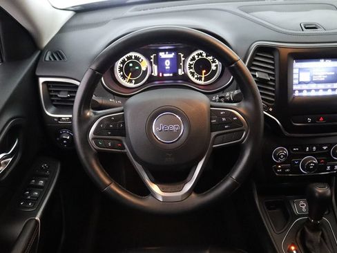 Used 2020 Jeep Cherokee Latitude Plus w/ Cold Weather Group FWD image 15