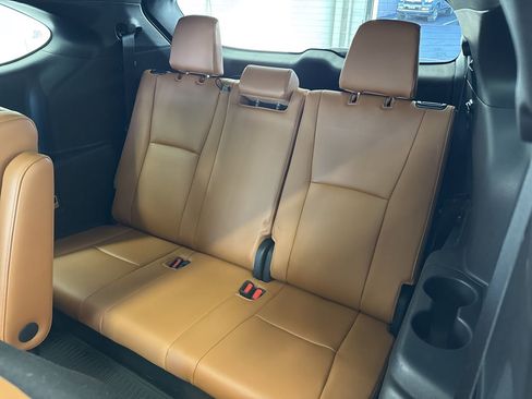 Certified 2021 Toyota Highlander Platinum image 43