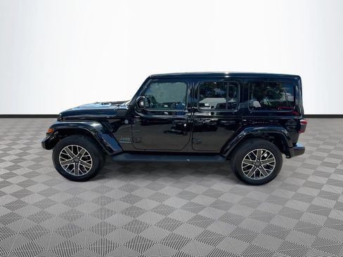 Used 2023 Jeep Wrangler Unlimited Sahara AWD/4WD image 9