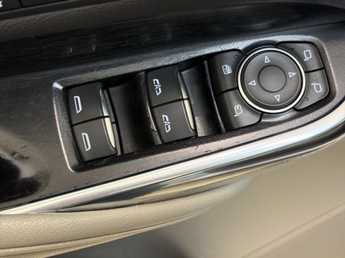 Used 2020 Cadillac XT4 Premium Luxury FWD image 21