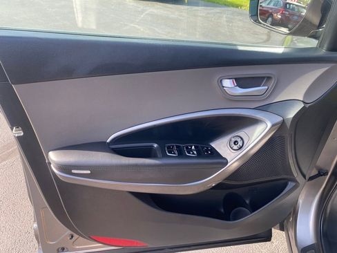 Used 2018 Hyundai Santa Fe Sport image 9