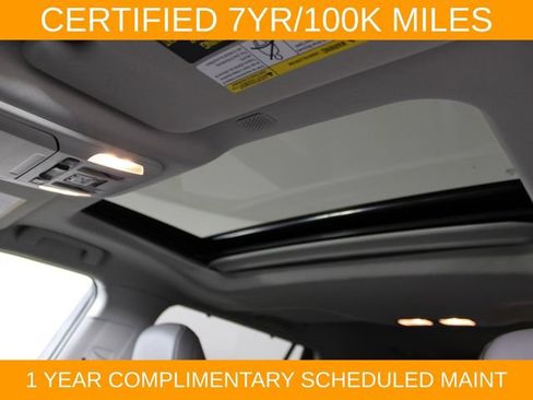 Used 2022 Toyota Highlander XLE AWD/4WD image 29