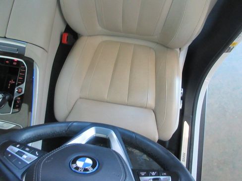 Used 2022 BMW X5 xDrive45e AWD/4WD image 15