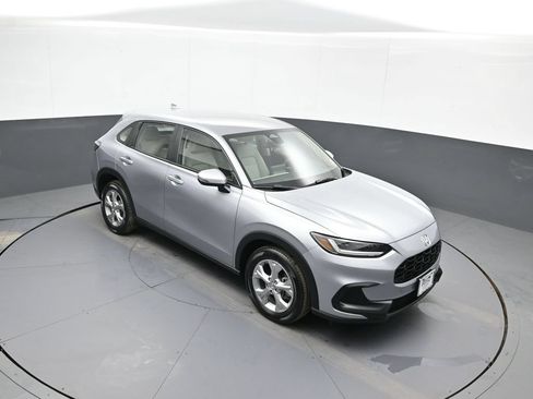 Certified 2023 Honda HR-V LX image 34