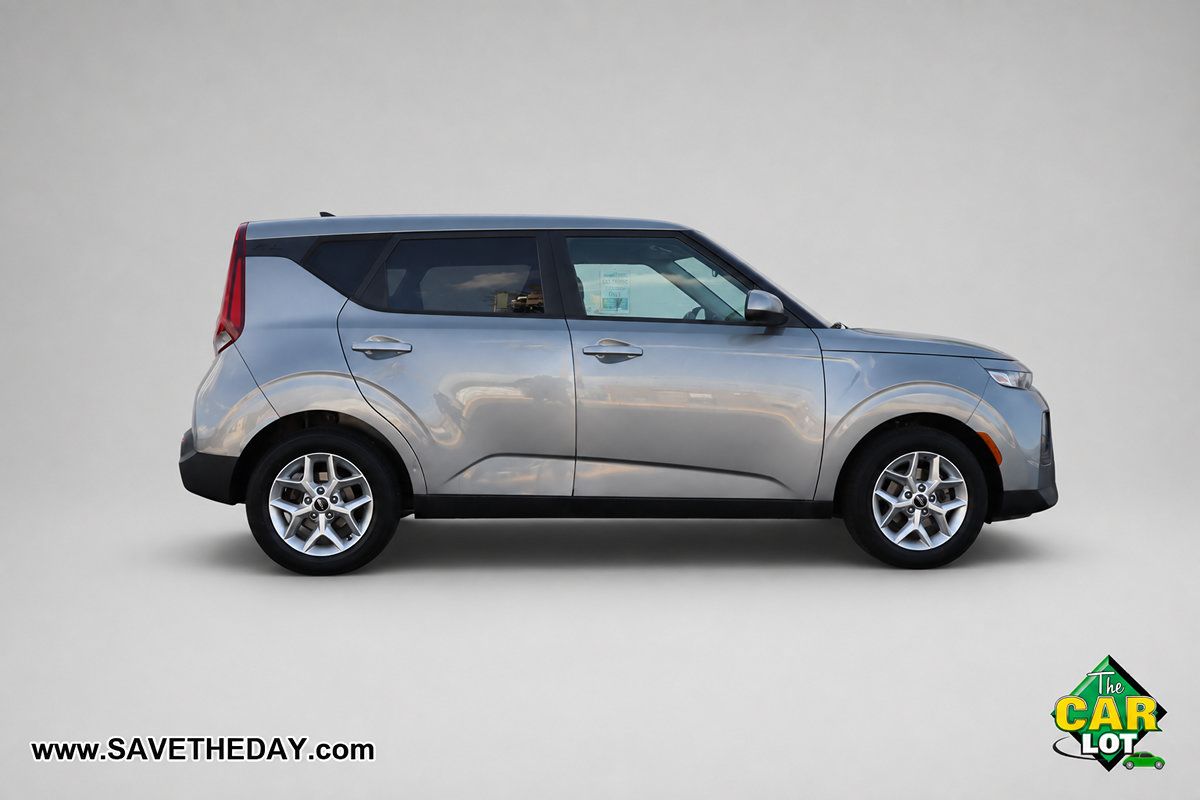 Used 2022 Kia Soul LX w/ Technology Package FWD image 9