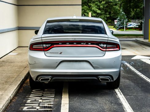 Used 2019 Dodge Charger SXT AWD/4WD image 6