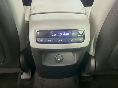 Used 2025 Hyundai Palisade SEL FWD image 28