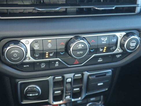 New 2026 Jeep Wrangler Unlimited Rubicon image 7