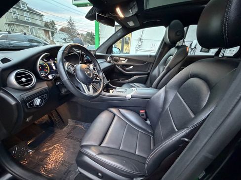 Used 2021 Mercedes-Benz GLC 300 4MATIC image 20