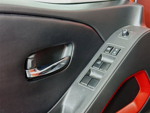 Used 2025 Nissan Frontier PRO-4X image 17