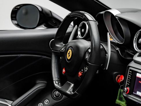 Used 2016 Ferrari California T image 59