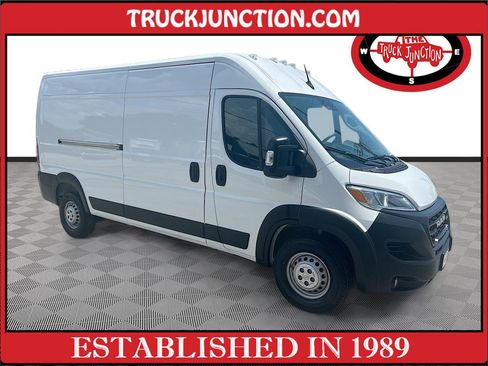 Used 2024 RAM ProMaster 2500 w/ Safety Group FWD image 1
