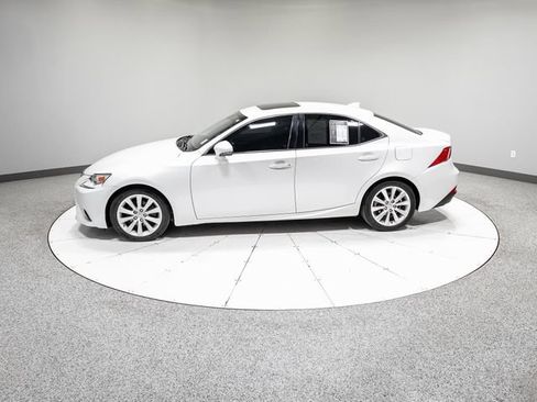 Used 2015 Lexus IS 250 RWD image 33