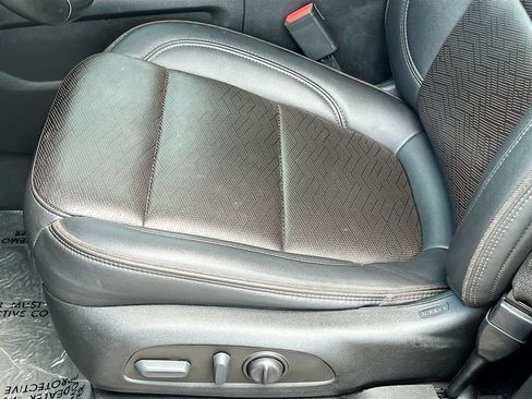 Used 2023 Chevrolet Traverse High Country FWD image 20