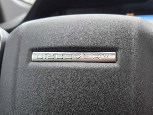 Used 2020 Land Rover Discovery Sport SE image 32