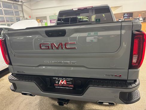 Used 2024 GMC Sierra 1500 AT4 w/ Technology Package image 6