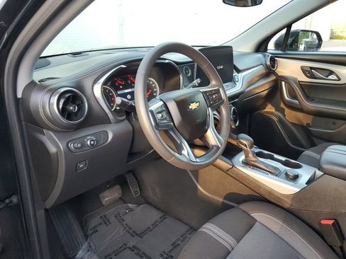 Used 2025 Chevrolet Blazer LT FWD image 18