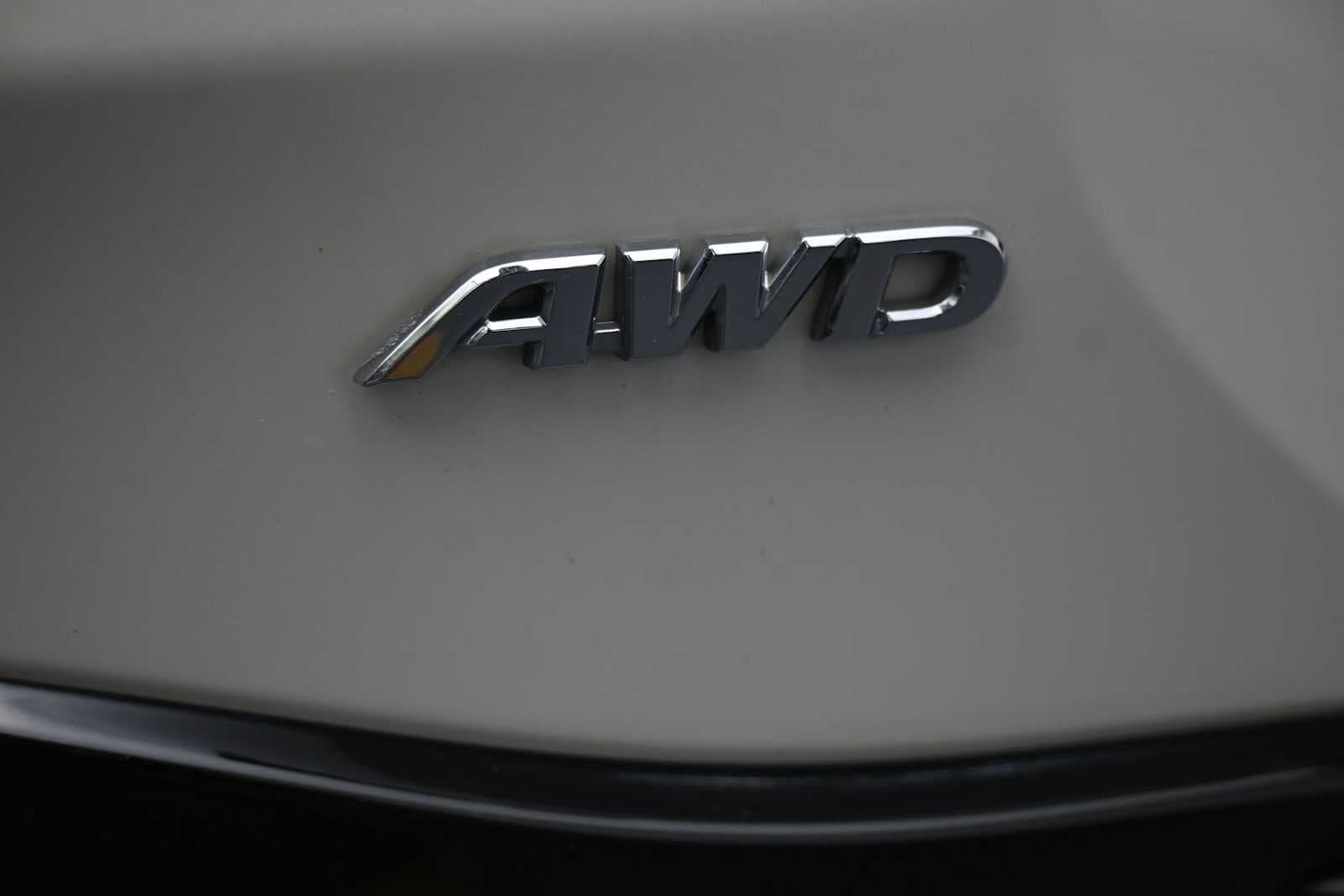 Used 2019 Toyota RAV4 XSE AWD/4WD image 7