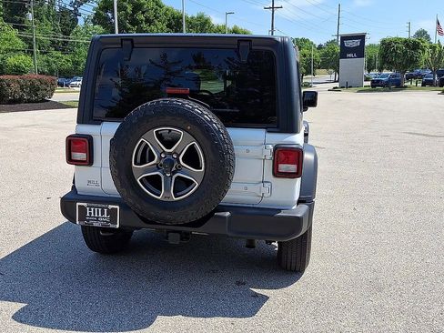 Used 2018 Jeep Wrangler Unlimited Sport S AWD/4WD image 8