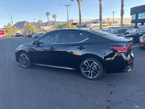 Used 2025 Nissan Sentra SR w/ SR Premium Package image 14