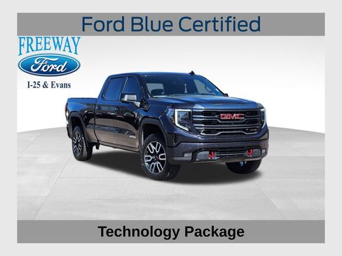 Used 2022 GMC Sierra 1500 AT4 w/ Technology Package AWD/4WD image 1