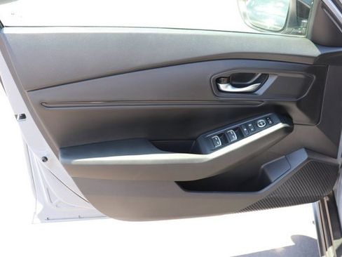Certified 2025 Honda Accord SE image 9