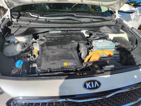 Used 2019 Kia Niro Touring image 29