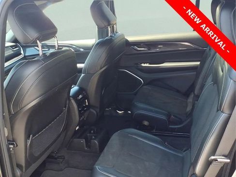 Used 2021 Jeep Grand Cherokee L Laredo AWD/4WD image 8