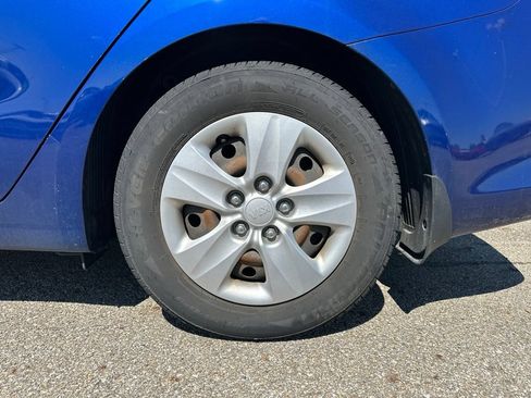 Used 2018 Kia Forte LX FWD image 5