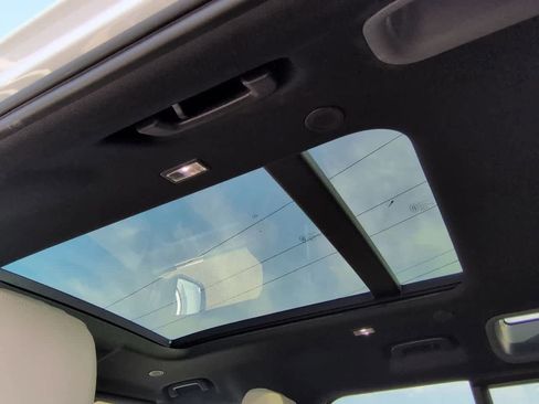 Used 2021 Land Rover Defender 110 S image 23