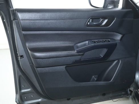 Certified 2025 Nissan Pathfinder SV FWD image 16