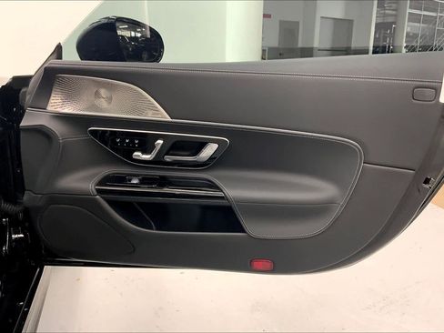 Used 2022 Mercedes-Benz SL 63 AMG 4MATIC image 9
