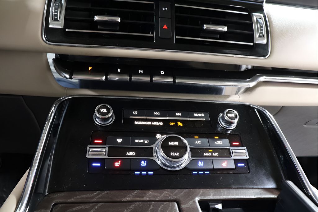 Used 2022 Lincoln Navigator Reserve AWD/4WD image 11