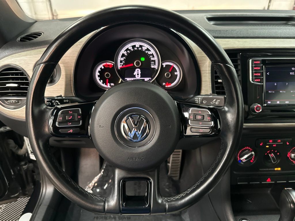 Used 2018 Volkswagen Beetle 2.0T Coast FWD image 14