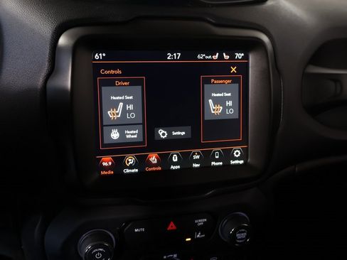 Used 2023 Jeep Renegade Latitude w/ Premium Group image 8