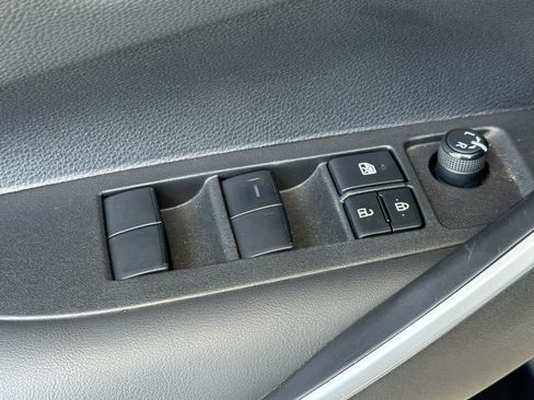 Used 2022 Toyota Corolla SE w/ SE Premium Package FWD image 13