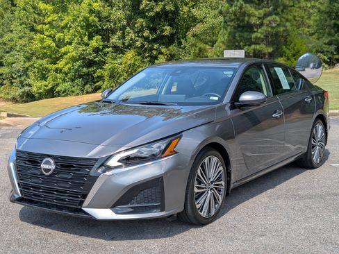 Used 2025 Nissan Altima 2.5 SL FWD image 5