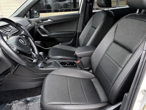 Used 2020 Volkswagen Tiguan SE R-Line FWD image 10