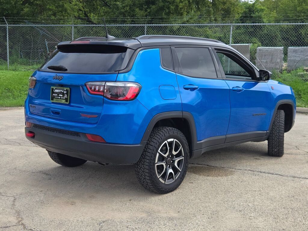 Certified 2025 Jeep Compass Trailhawk w/ Trailhawk Convenience Group AWD/4WD image 13