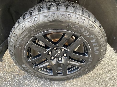 Used 2021 Chevrolet Silverado 1500 Custom Trail Boss w/ LPO, Dark Essentials Package image 28