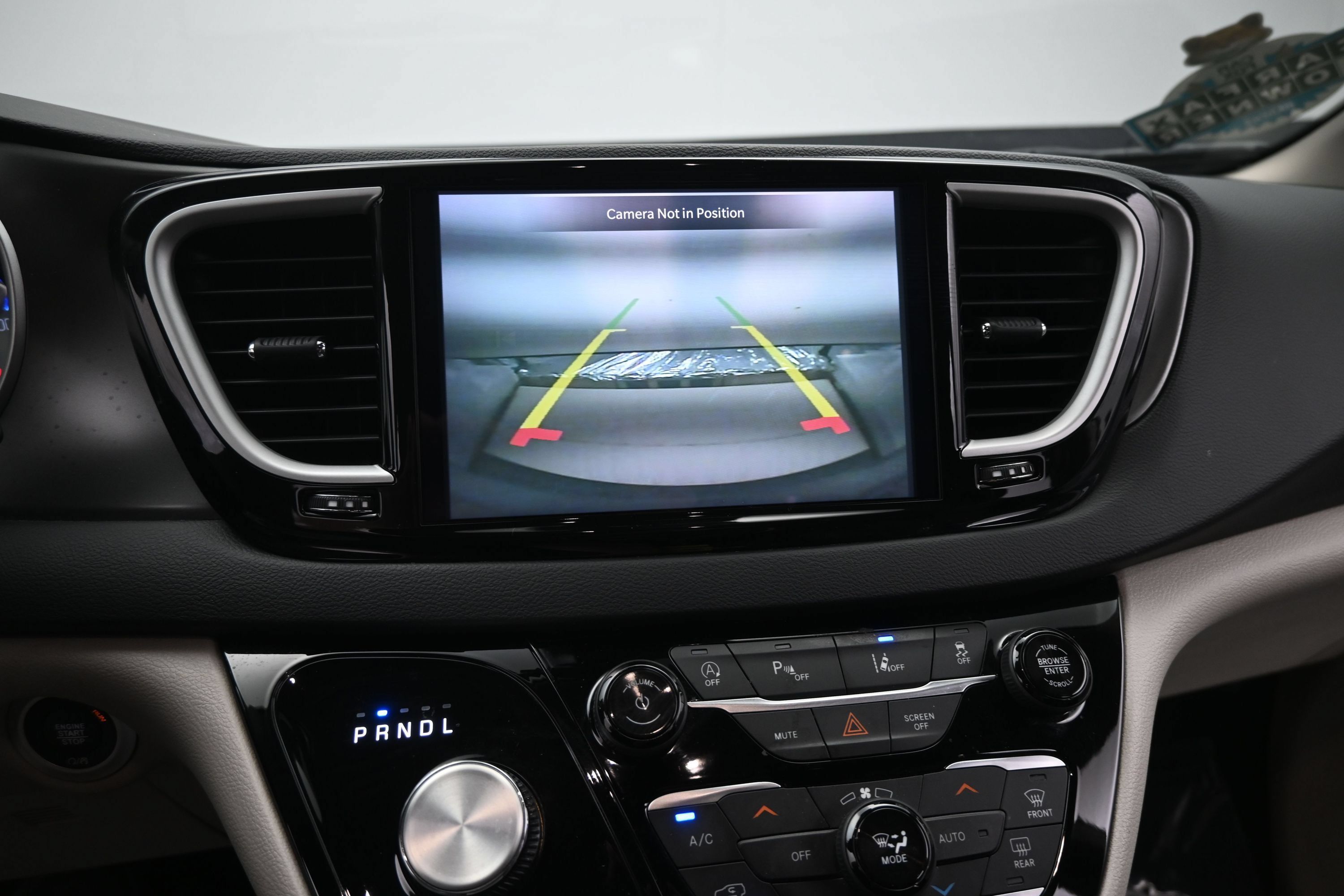 Used 2023 Chrysler Pacifica Touring-L FWD image 22