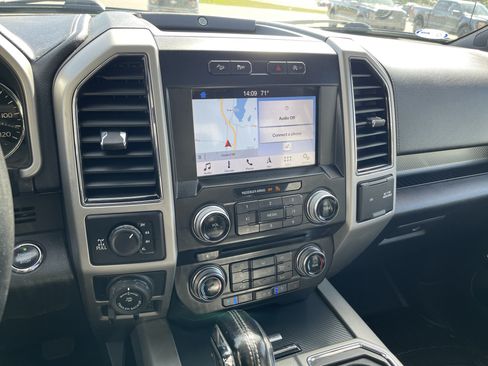 Used 2018 Ford F150 Lariat w/ Equipment Group 502A Luxury AWD/4WD image 18