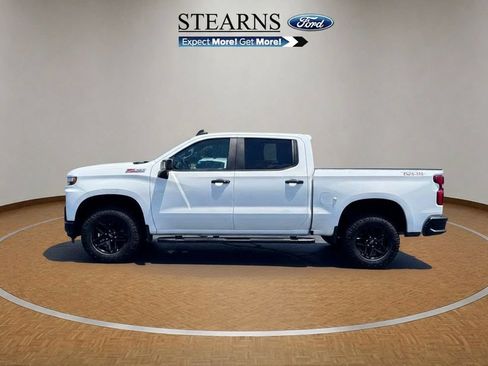 Used 2020 Chevrolet Silverado 1500 LT Trail Boss AWD/4WD image 3
