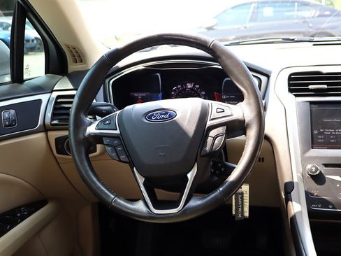 Used 2013 Ford Fusion SE FWD image 14
